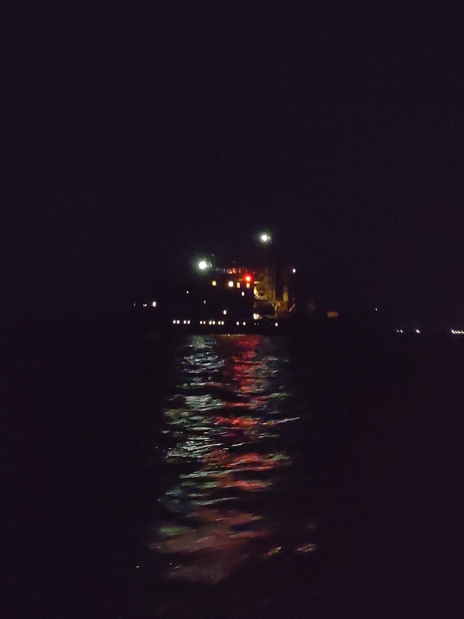 Bateau la nuit
