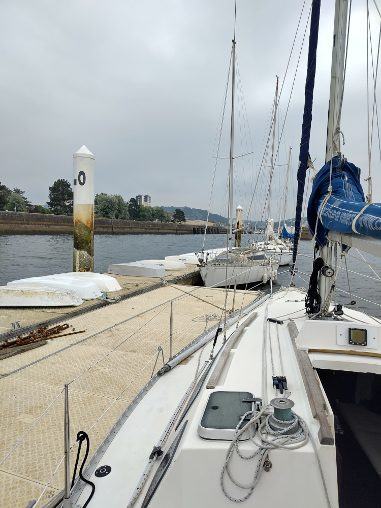 Sur le vieux ponton abandonné